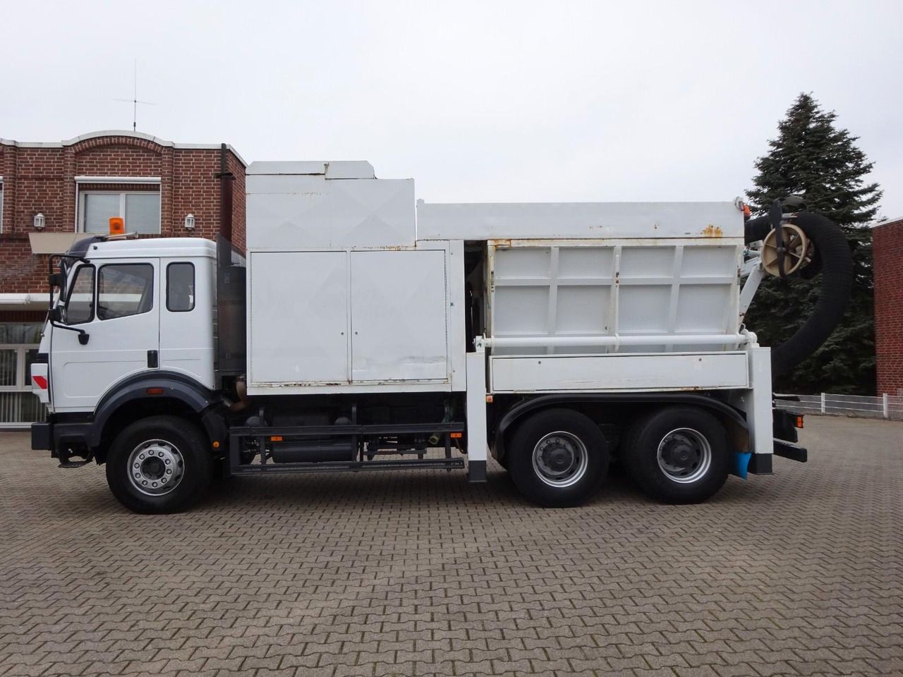 Mercedes-Benz 2527 Saugbagger. RSP Mercedes-Benz 2527 Saugbagger RSP 6x4 - Limpieza de alcantarillado: foto 3 Mercedes-Benz 2527 Saugbagger. RSP Mercedes-Benz 2527 Saugbagger RSP 6x4 - Limpieza de alcantarillado: foto 3