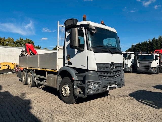 Mercedes-Benz 2636.Big Chassi 13 Ton . Long Chassi Fassi Kran - Camión grúa: foto 1 Mercedes-Benz 2636.Big Chassi 13 Ton . Long Chassi Fassi Kran - Camión grúa: foto 1
