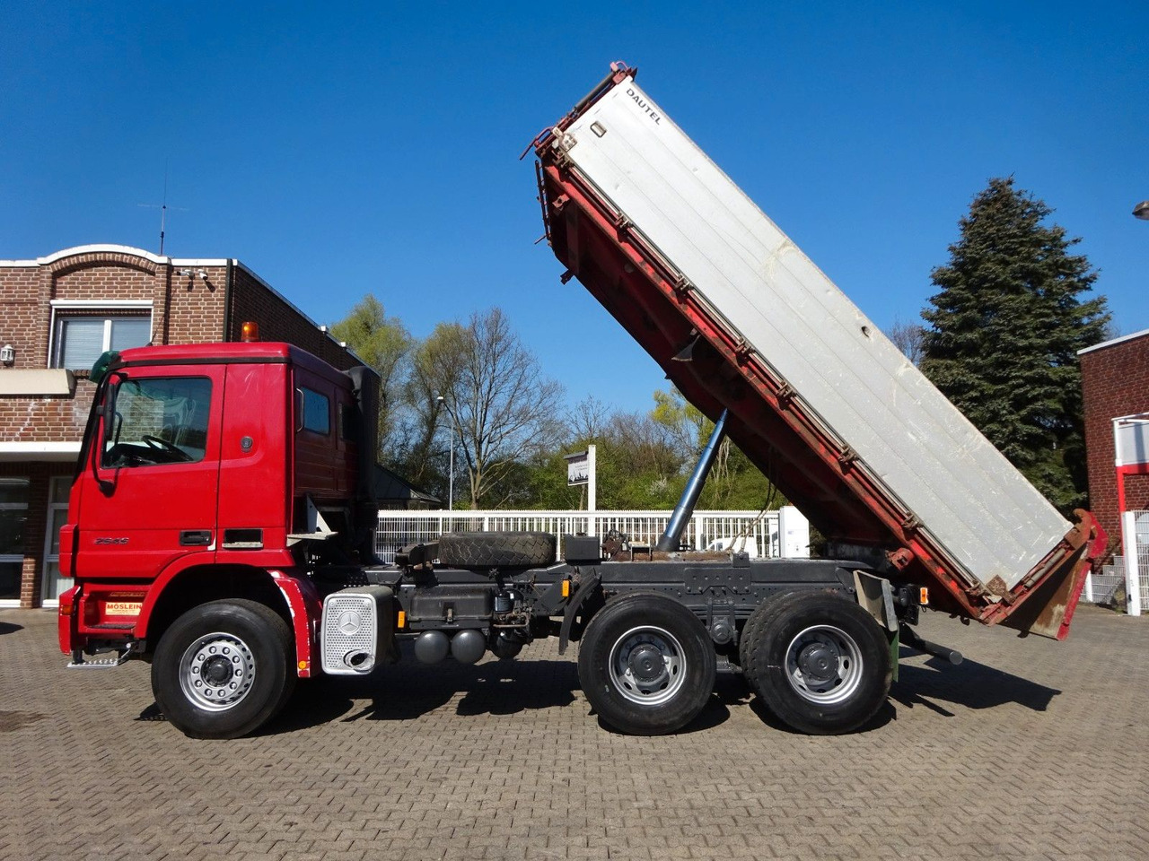 Mercedes-Benz 2646 Actros 3Seitenkipper 6x4 - Volquete camión: foto 4 Mercedes-Benz 2646 Actros 3Seitenkipper 6x4 - Volquete camión: foto 4