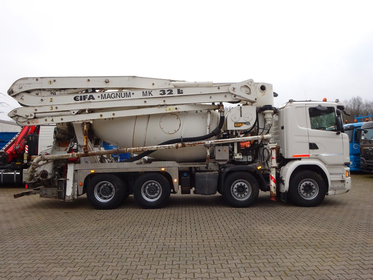 Scania PUMI CIFA 32 Meter 4 Knick. Scania PUMI CIFA 32 Meter 4 Knick. - Bomba de hormigón: foto 2 Scania PUMI CIFA 32 Meter 4 Knick. Scania PUMI CIFA 32 Meter 4 Knick. - Bomba de hormigón: foto 2