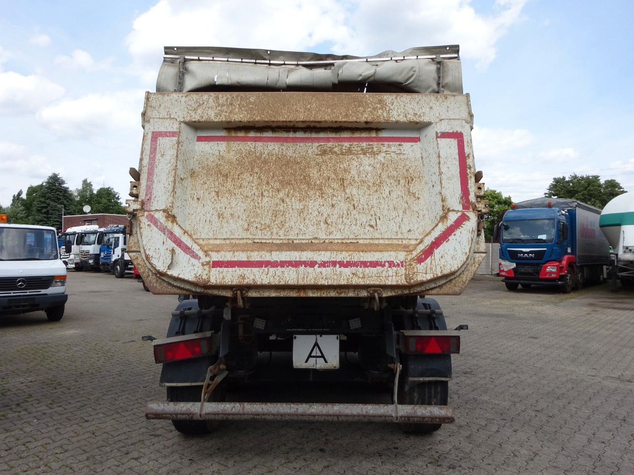 Schmitz Cargobull SGF S3 Kipp Auflieger Mulde mit 3 Achsen - Volquete semirremolque: foto 5 Schmitz Cargobull SGF S3 Kipp Auflieger Mulde mit 3 Achsen - Volquete semirremolque: foto 5