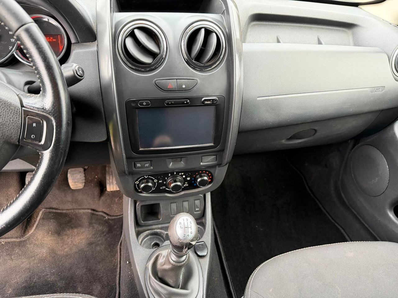 Furgoneta de pasajeros Dacia Duster I Laureate 1.5 DCI *nur 55 000km!: foto 12 Furgoneta de pasajeros Dacia Duster I Laureate 1.5 DCI *nur 55 000km!: foto 12