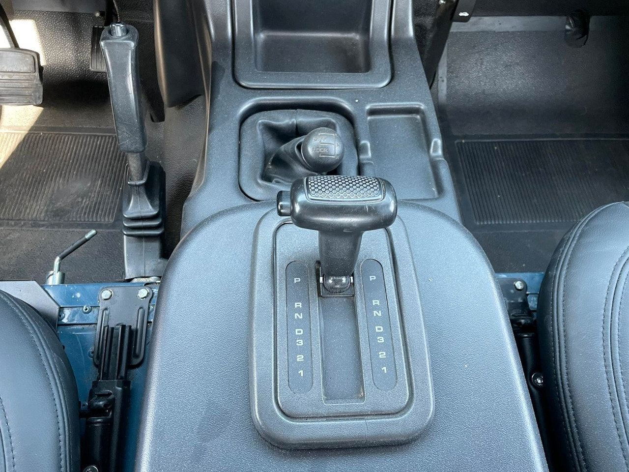 Pick-up Land Rover LR Defender 90 Soft Top V8 Automatic 60000 brutt Land Rover LR Defender 90 SoftTop V8 Automatic: foto 16