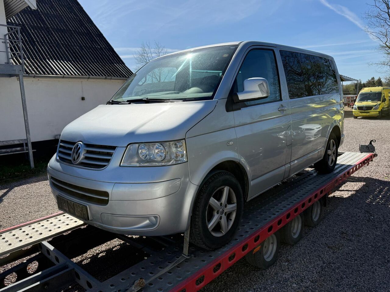 Volkswagen T5 Multivan 2.5 TDI DSG *LKW zullasung *2 sitze - Furgoneta de pasajeros: foto 2 Volkswagen T5 Multivan 2.5 TDI DSG *LKW zullasung *2 sitze - Furgoneta de pasajeros: foto 2