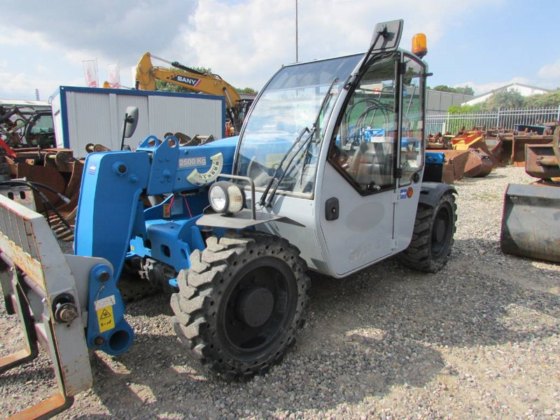 Genie GTH 2506 Teleskoplader 27.500 EUR - Manipulador telescópico: foto 2 Genie GTH 2506 Teleskoplader 27.500 EUR - Manipulador telescópico: foto 2