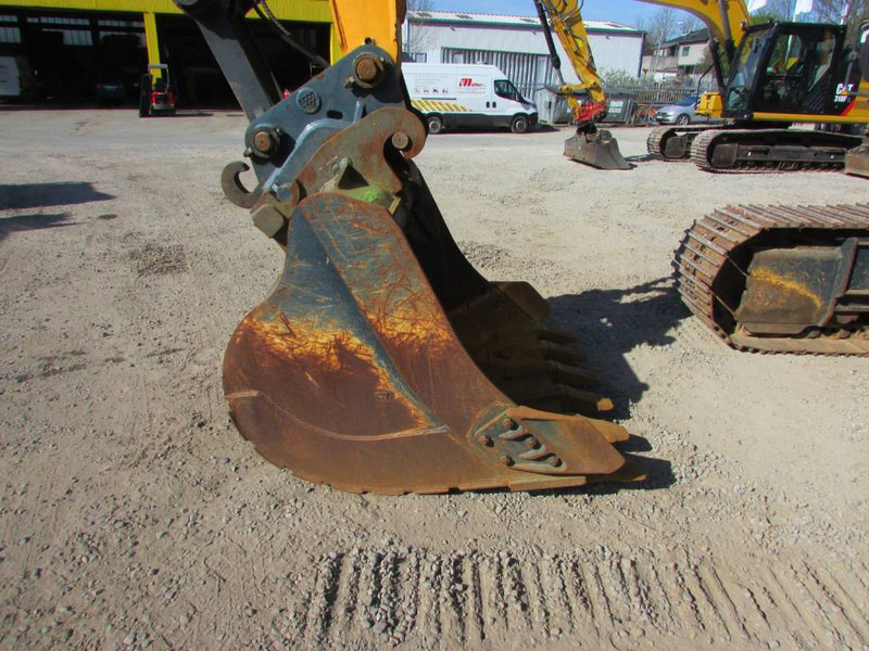 Hyundai HX 220 L Kettenbagger / 68.000 EUR / AC - Excavadora de cadenas: foto 3 Hyundai HX 220 L Kettenbagger / 68.000 EUR / AC - Excavadora de cadenas: foto 3