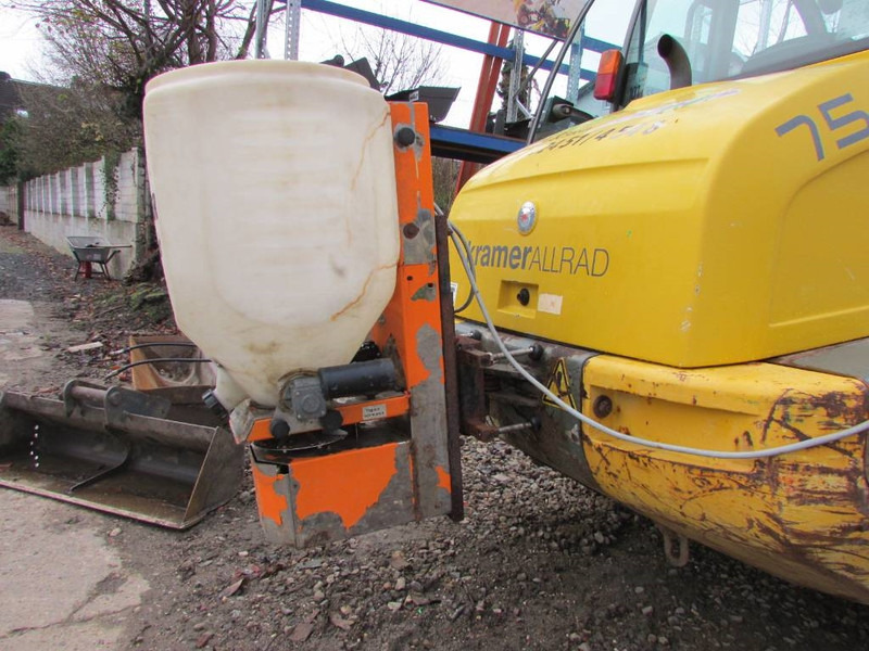 Kramer 750 Radlader mit Winterdienstausrüstung 19.900 € - Cargadora de ruedas: foto 5 Kramer 750 Radlader mit Winterdienstausrüstung 19.900 € - Cargadora de ruedas: foto 5