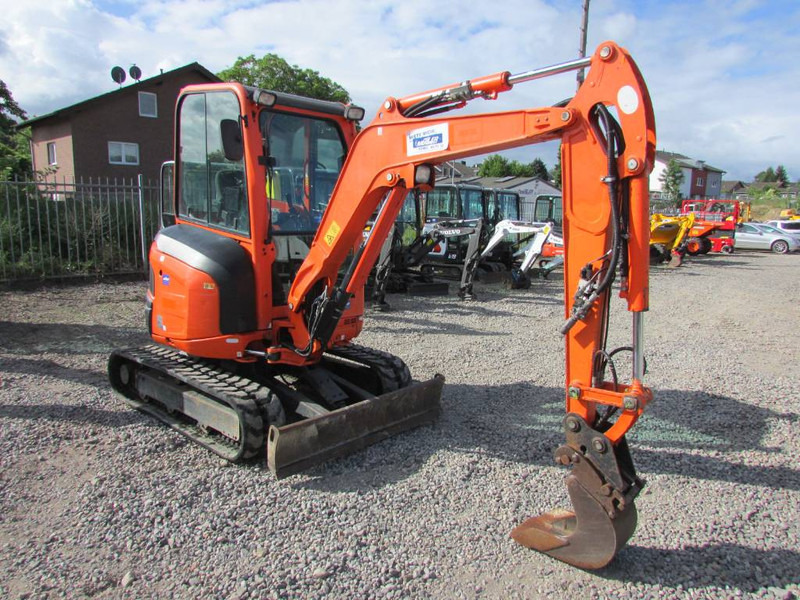 Kubota U 27-4 Minibagger 19.900 EUR - Miniexcavadora: foto 3 Kubota U 27-4 Minibagger 19.900 EUR - Miniexcavadora: foto 3
