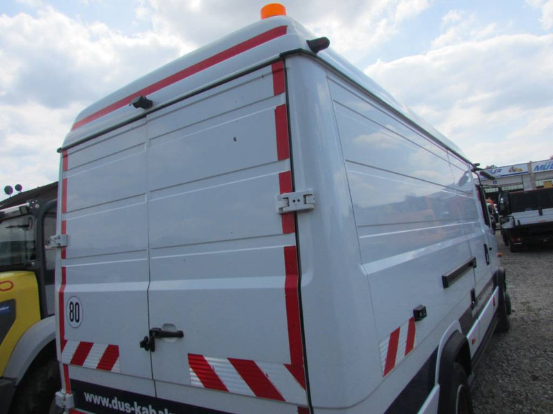 Mercedes-Benz 813 D Vario Kastenwagen - Camión caja cerrada: foto 3 Mercedes-Benz 813 D Vario Kastenwagen - Camión caja cerrada: foto 3