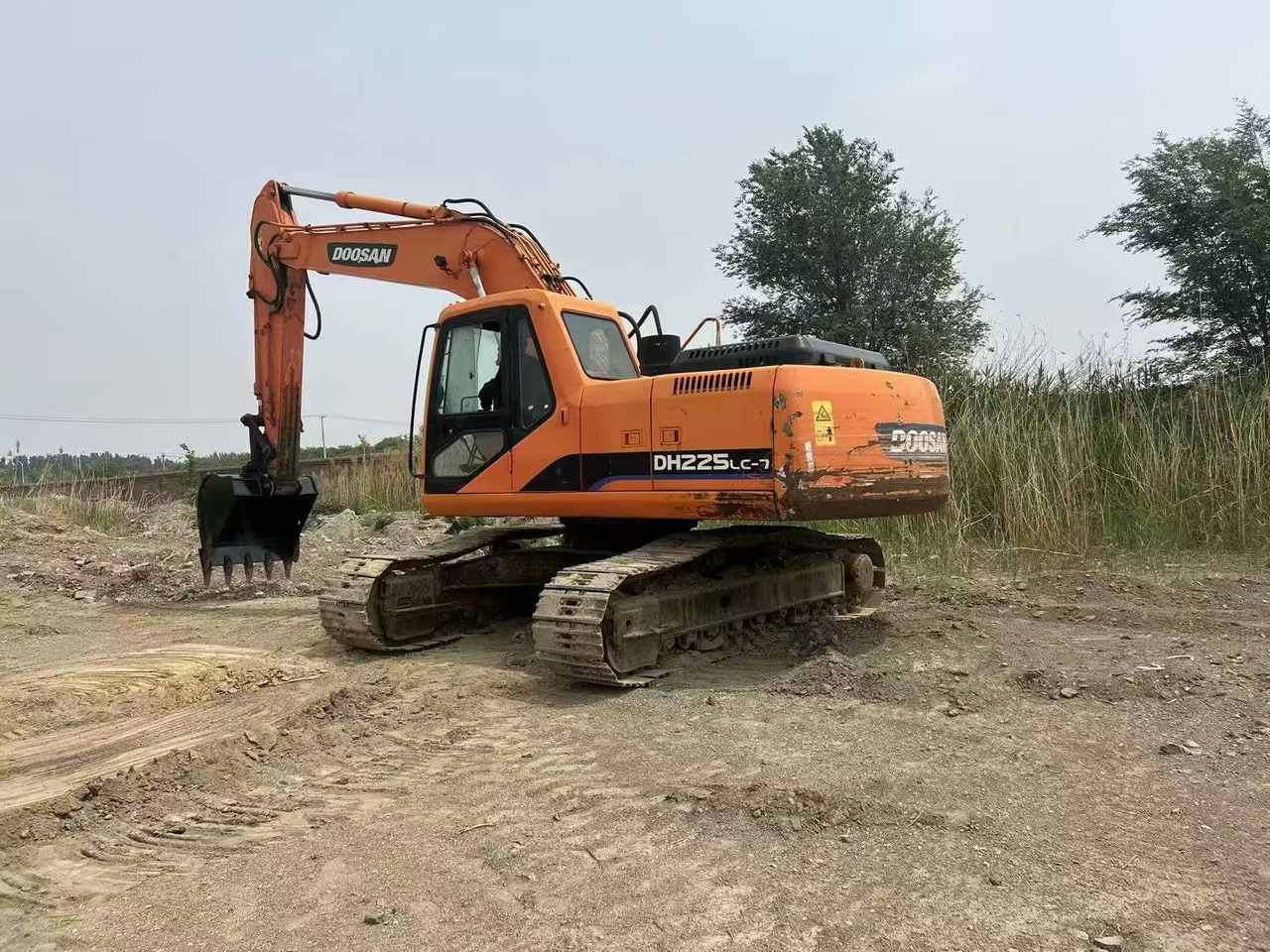DOOSAN DH225LC-7 - Excavadora de cadenas: foto 2 DOOSAN DH225LC-7 - Excavadora de cadenas: foto 2