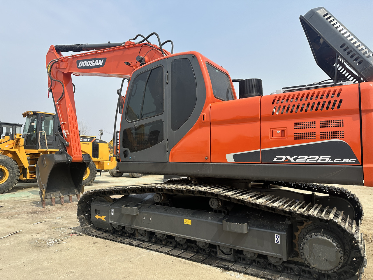 DOOSAN DX225LC-9C - Excavadora de cadenas: foto 2 DOOSAN DX225LC-9C - Excavadora de cadenas: foto 2