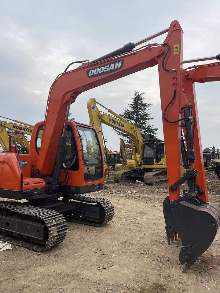 DOOSAN DX80 - Excavadora de cadenas: foto 3 DOOSAN DX80 - Excavadora de cadenas: foto 3