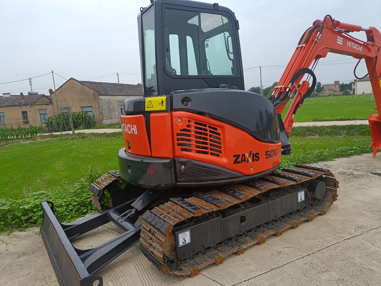 HITACHI ZX50U-2 - Miniexcavadora: foto 2 HITACHI ZX50U-2 - Miniexcavadora: foto 2
