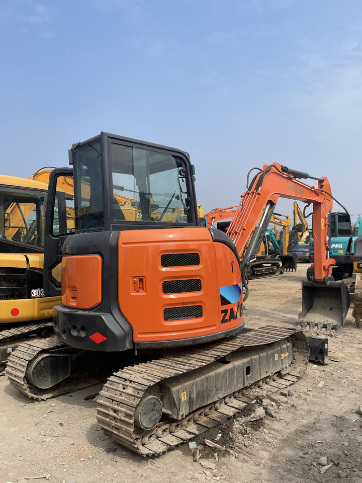 HITACHI ZX55 - Miniexcavadora: foto 2 HITACHI ZX55 - Miniexcavadora: foto 2