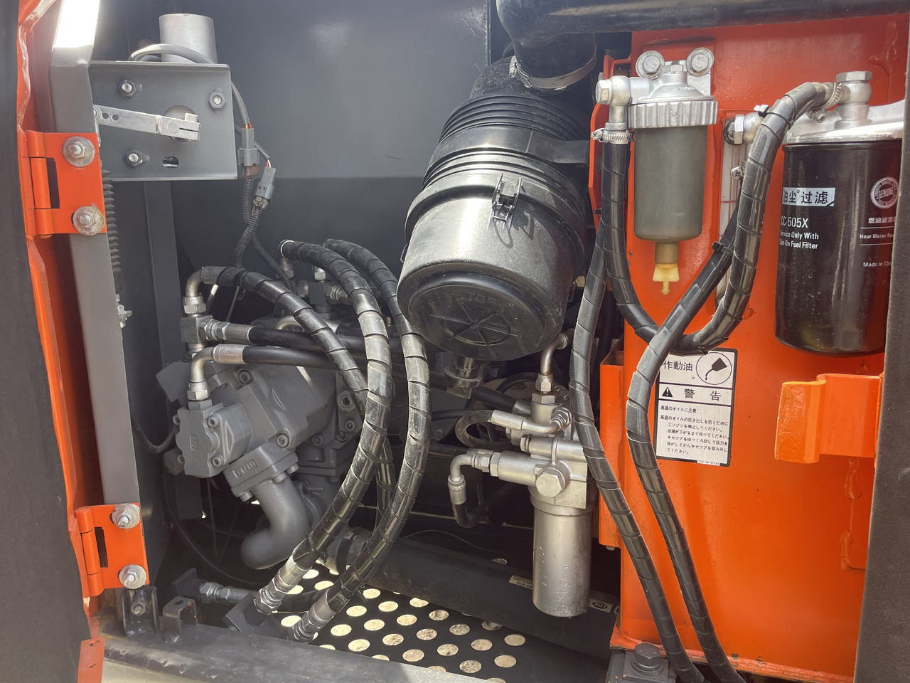 Excavadora de cadenas Hitachi ZX 70: foto 10