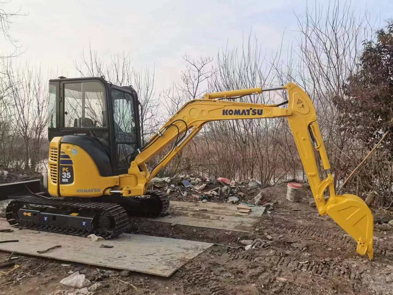 KOMATSU PC 35 MR - Miniexcavadora: foto 1 KOMATSU PC 35 MR - Miniexcavadora: foto 1