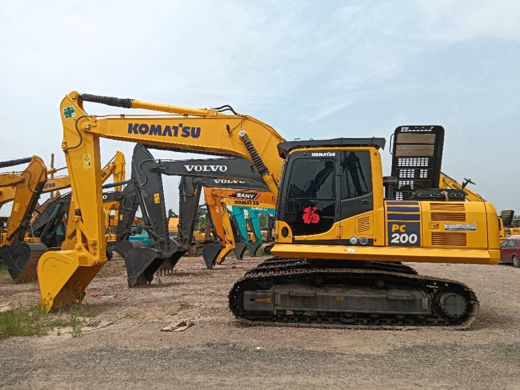 Komatsu PC 200-8 - Excavadora de cadenas: foto 1 Komatsu PC 200-8 - Excavadora de cadenas: foto 1