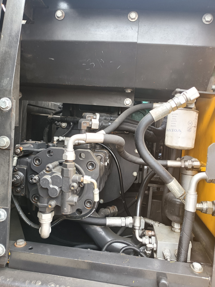 VOLVO EC150 - Excavadora de cadenas: foto 5 VOLVO EC150 - Excavadora de cadenas: foto 5