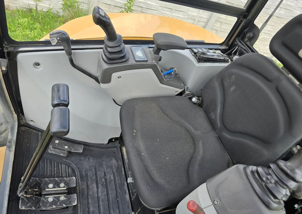 Caterpillar - Miniexcavadora: foto 5 Caterpillar - Miniexcavadora: foto 5