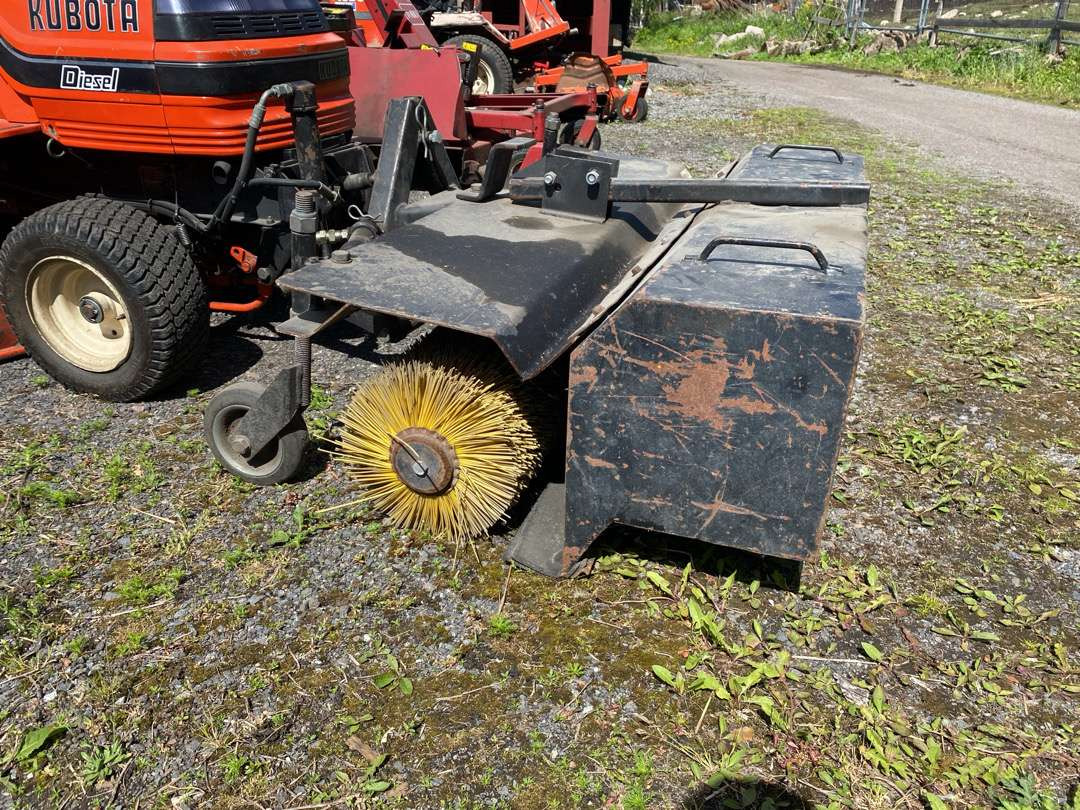 2000 Kubota G1700//Sitteklipper med feier og oppsamler - Cortacésped: foto 5 2000 Kubota G1700//Sitteklipper med feier og oppsamler - Cortacésped: foto 5