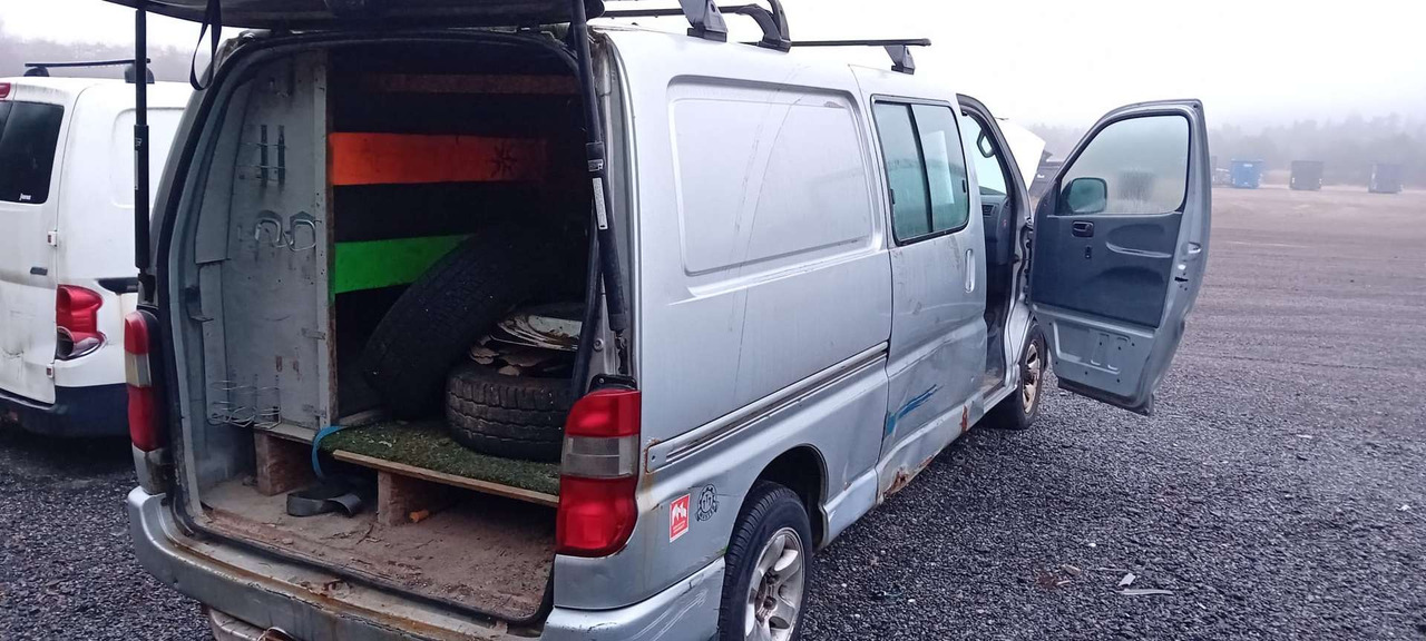 Coche 2008 Toyota Hiace 4WD og 2007 Toyota Hiace selges samlet: foto 13