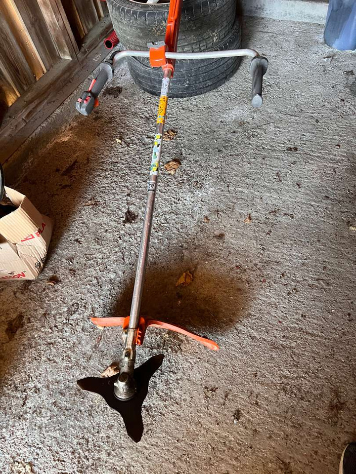 Husqvarna kantklipper repobjekt - Cortacésped: foto 4 Husqvarna kantklipper repobjekt - Cortacésped: foto 4