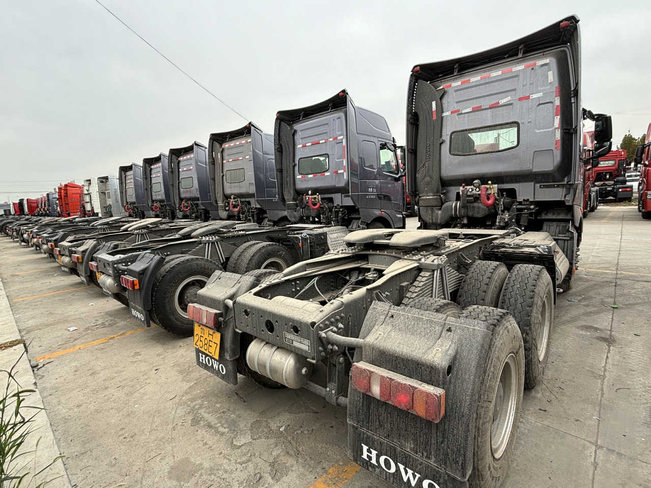 HOWO TRACTOR - Cabeza tractora: foto 4 HOWO TRACTOR - Cabeza tractora: foto 4