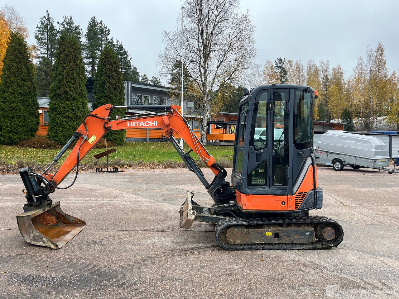 Hitachi Zaxis 29U, kaivinkone kallistajalla ja tyvitaitolla, 2014, Kouvola - Miniexcavadora: foto 1 Hitachi Zaxis 29U, kaivinkone kallistajalla ja tyvitaitolla, 2014, Kouvola - Miniexcavadora: foto 1