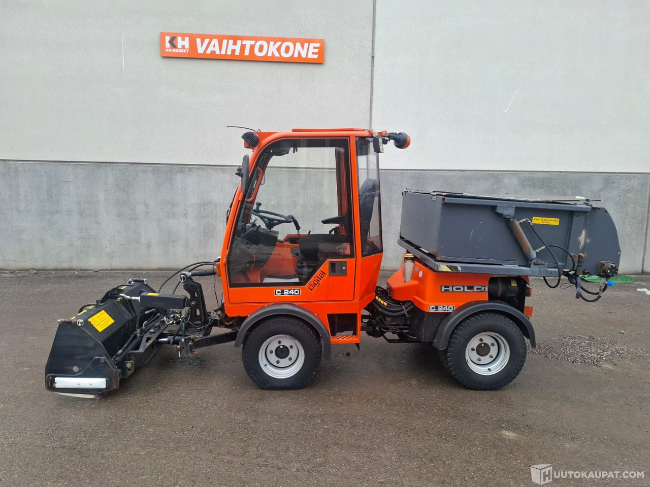 Holder C 240, 1999, Kiinteistötraktori, Sis alv 25,5%, Nurmijärvi - Máquina quitanieve: foto 1 Holder C 240, 1999, Kiinteistötraktori, Sis alv 25,5%, Nurmijärvi - Máquina quitanieve: foto 1