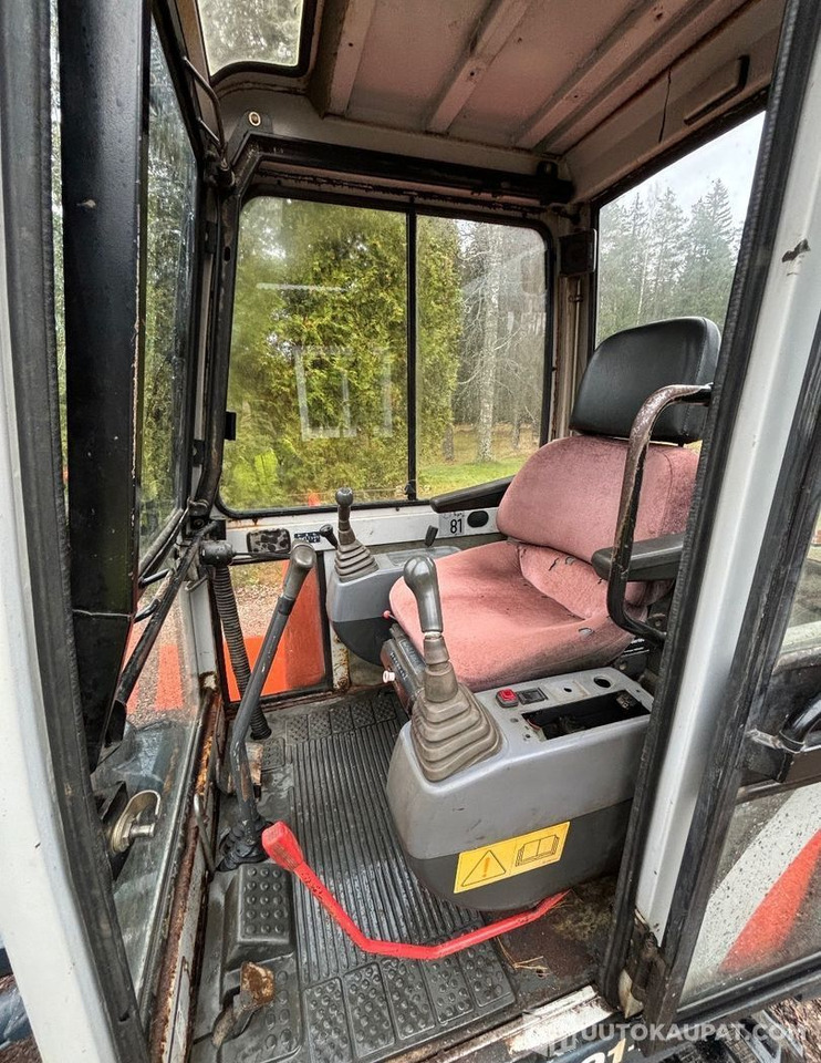 Miniexcavadora Kubota Kx91-2, 1998, Diesel, 6 390 h Kaivinkone, Askola: foto 9 Miniexcavadora Kubota Kx91-2, 1998, Diesel, 6 390 h Kaivinkone, Askola: foto 9