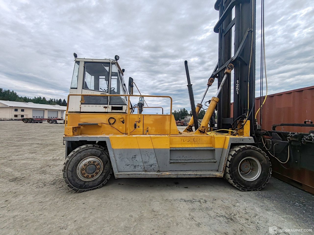 Valmet TD5ECR kontinkäsittelytrukki, 1993, Huittinen - Maquinaria de construcción: foto 2 Valmet TD5ECR kontinkäsittelytrukki, 1993, Huittinen - Maquinaria de construcción: foto 2