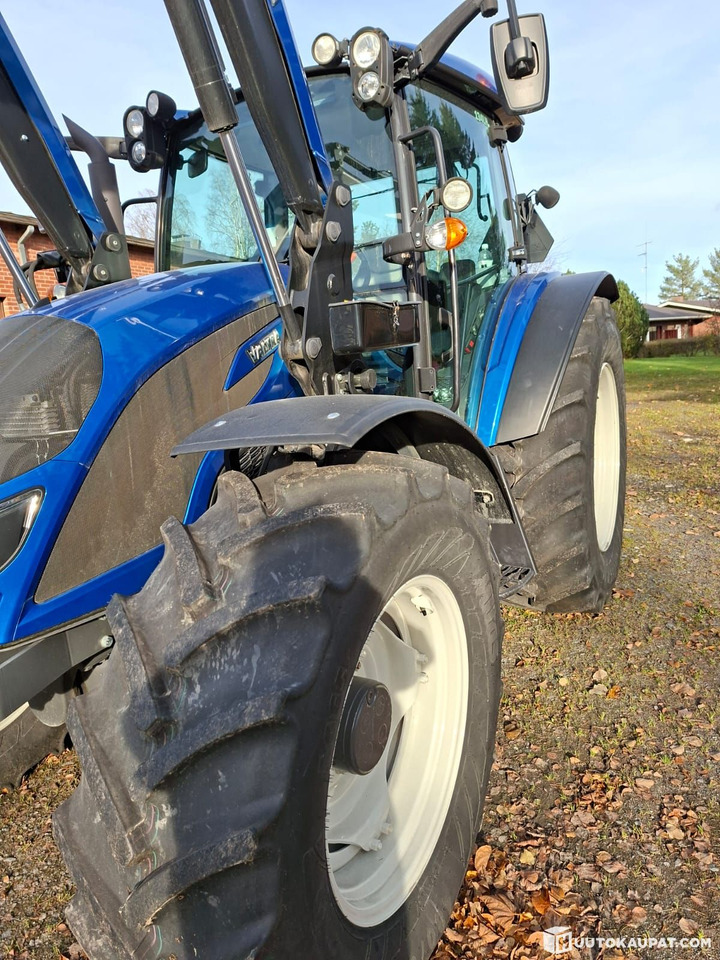 Valtra A134 with front loader, model year 2019, Kurikka - Tractor: foto 3 Valtra A134 with front loader, model year 2019, Kurikka - Tractor: foto 3
