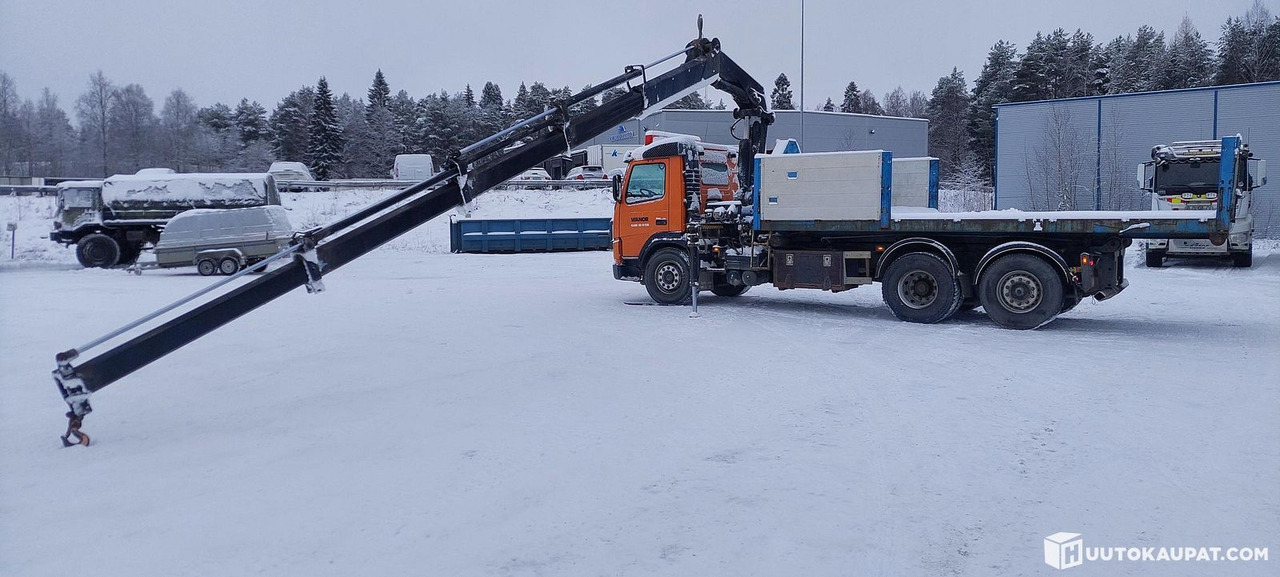 Volvo FM7, 1999, Kajaani - Camión caja abierta, Camión grúa: foto 1 Volvo FM7, 1999, Kajaani - Camión caja abierta, Camión grúa: foto 1