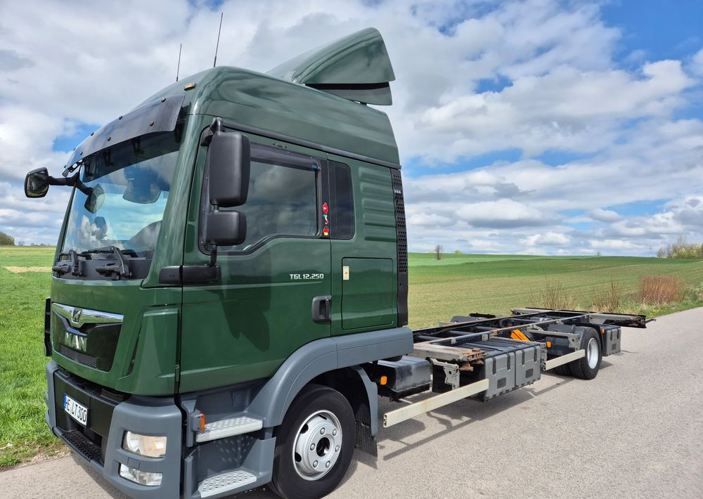 Leasing financiero de  MAN TGL 12.250 GLOB UNIKAT z Niemiec BDF firanka / AUTOMAT HAK / EURO 6 / BDF 7.40 wysoki / MICHELIN 80% leasing MAN TGL 12.250 GLOB UNIKAT z Niemiec BDF firanka / AUTOMAT HAK / EURO 6 / BDF 7.40 wysoki / MICHELIN 80%: foto 6