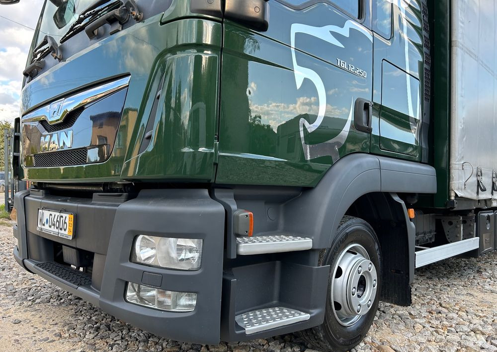 MAN TGL 12.250 GLOB UNIKAT z Niemiec BDF firanka / AUTOMAT HAK / EURO 6 / BDF 7.40 wysoki / MICHELIN 80% - Camión lona: foto 4 MAN TGL 12.250 GLOB UNIKAT z Niemiec BDF firanka / AUTOMAT HAK / EURO 6 / BDF 7.40 wysoki / MICHELIN 80% - Camión lona: foto 4