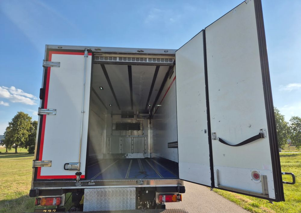 Frigorífico camión MAN TGM 18.250 Carrier 1950 D/E z Holandii / TOP STAN / 7.5m / 18 palet / winda + drzwi boczne / OKAZJA: foto 13 Frigorífico camión MAN TGM 18.250 Carrier 1950 D/E z Holandii / TOP STAN / 7.5m / 18 palet / winda + drzwi boczne / OKAZJA: foto 13