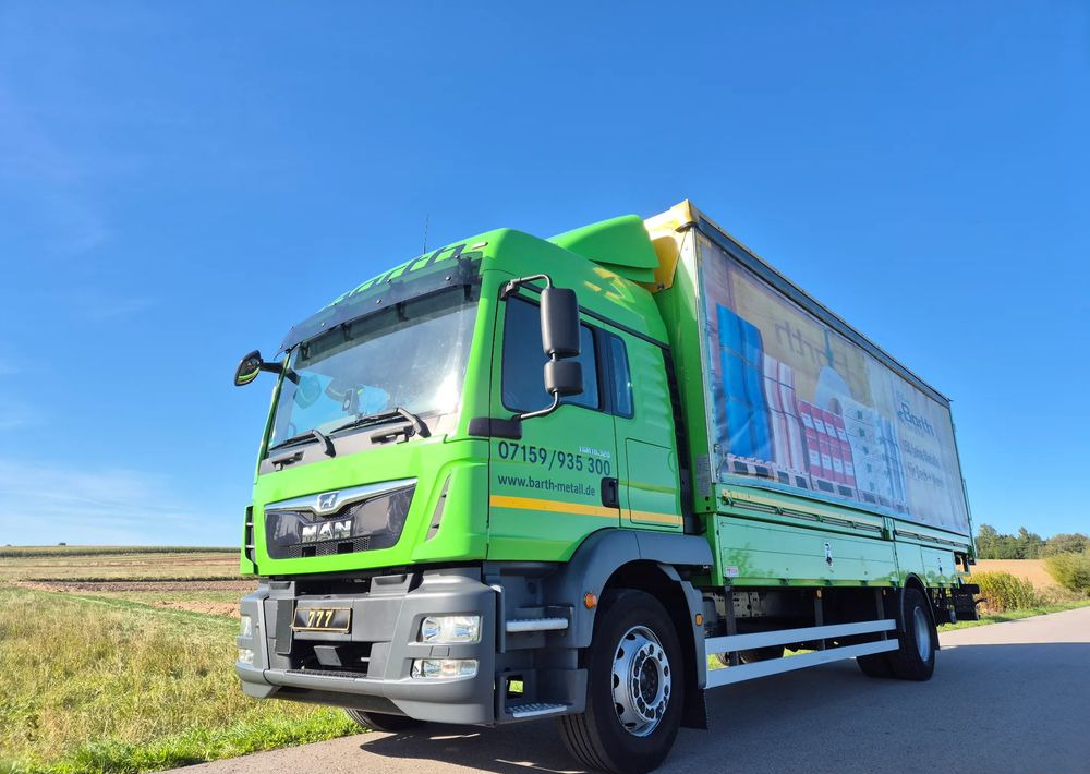 MAN Tgm 18.320 FULL SERWIS UNIKAT TOP ORYGINALNY PRZEBIEG z Niemiec AUTOMAT WINDA ACC Pirelli klima postojowa 18.250 18.290 15.250 15.290 15.320 - Camión lona: foto 2 MAN Tgm 18.320 FULL SERWIS UNIKAT TOP ORYGINALNY PRZEBIEG z Niemiec AUTOMAT WINDA ACC Pirelli klima postojowa 18.250 18.290 15.250 15.290 15.320 - Camión lona: foto 2