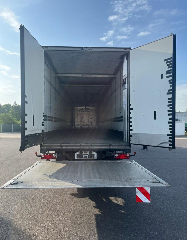 Schmitz Cargobull CARRIER MAXIMA 1300 / WINDA / DOPPEL STOCK / ŚCIANA GRODZIOWA / BELKI / PODNOSZONA OŚ / z Niemiec / TOP STAN 2011/ CARRIER CHŁODNIA CHLODNIA LODÓWKA PODWÓJNY ZAŁADUNEK PIĘTROWA - Frigorífico semirremolque: foto 4 Schmitz Cargobull CARRIER MAXIMA 1300 / WINDA / DOPPEL STOCK / ŚCIANA GRODZIOWA / BELKI / PODNOSZONA OŚ / z Niemiec / TOP STAN 2011/ CARRIER CHŁODNIA CHLODNIA LODÓWKA PODWÓJNY ZAŁADUNEK PIĘTROWA - Frigorífico semirremolque: foto 4