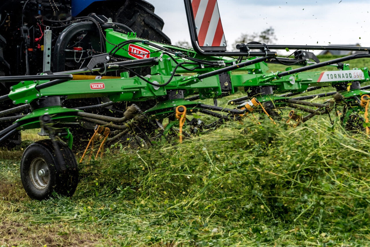 Talex Przetrząsacz 4 wirnikowy ciągany z WOM, Tornado - Henificadora: foto 5 Talex Przetrząsacz 4 wirnikowy ciągany z WOM, Tornado - Henificadora: foto 5