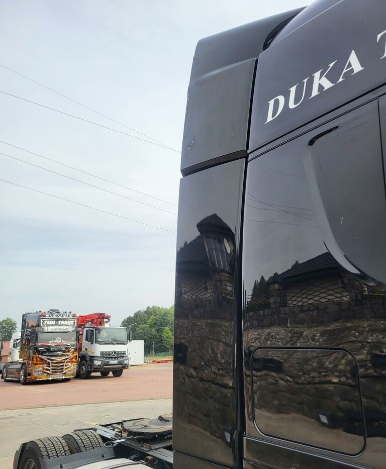 IVECO Stralis Hi-Way EEV 2017r. IVECO Iveco Stralis Hi-Way EEV 2017r. truck - Aerodinámica/ Spoiler para Camión: foto 1 IVECO Stralis Hi-Way EEV 2017r. IVECO Iveco Stralis Hi-Way EEV 2017r. truck - Aerodinámica/ Spoiler para Camión: foto 1