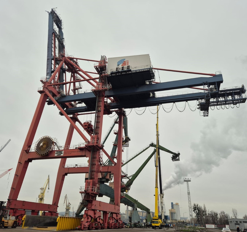 ZPMC STS crane - Equipo portuario: foto 1 ZPMC STS crane - Equipo portuario: foto 1
