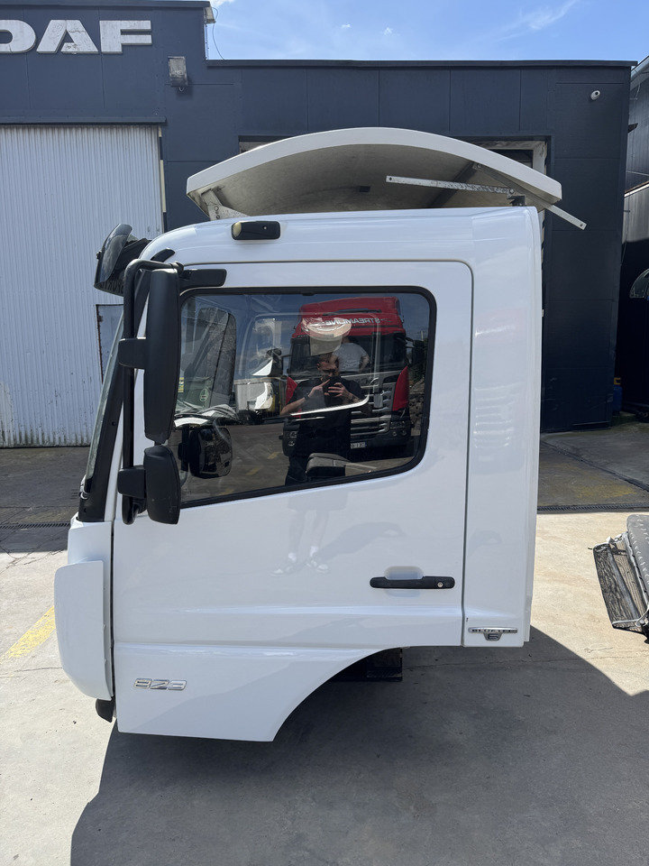 Cabina Mercedes Atego III: foto 7