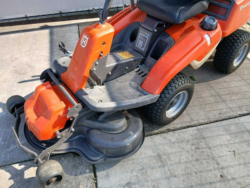 Husqvarna R 214C - Cortacésped: foto 3 Husqvarna R 214C - Cortacésped: foto 3