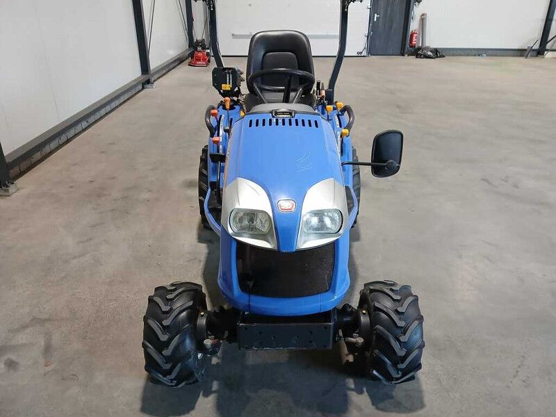 Iseki TXG 237 - Tractor viñedo/ Frutero: foto 2 Iseki TXG 237 - Tractor viñedo/ Frutero: foto 2