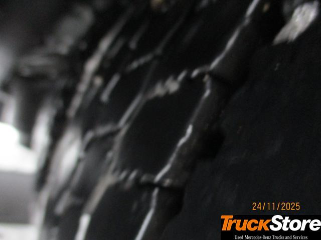 Mercedes-Benz Actros 1845 LS nRL - Cabeza tractora: foto 4 Mercedes-Benz Actros 1845 LS nRL - Cabeza tractora: foto 4