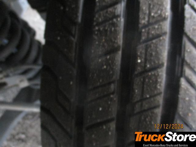 FUSO Canter 3C15 - Furgoneta: foto 5 FUSO Canter 3C15 - Furgoneta: foto 5