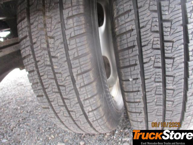 FUSO Canter 3C15 - Furgoneta: foto 2 FUSO Canter 3C15 - Furgoneta: foto 2