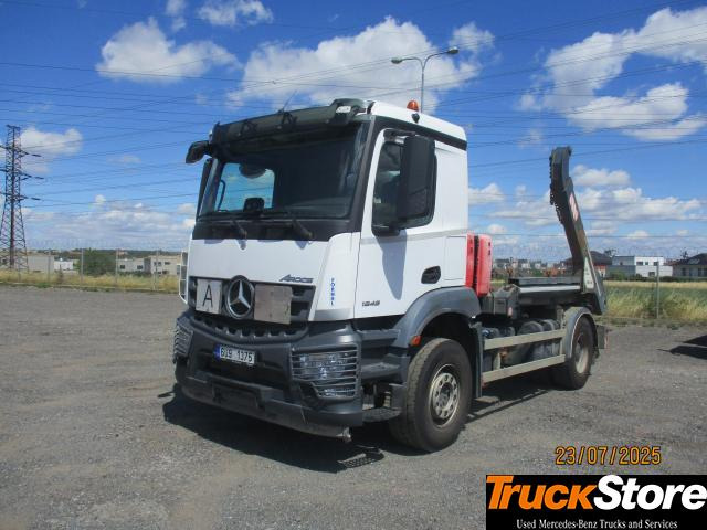 Mercedes-Benz Arocs 1846 LK - Portacontenedor de cadenas camión: foto 1 Mercedes-Benz Arocs 1846 LK - Portacontenedor de cadenas camión: foto 1
