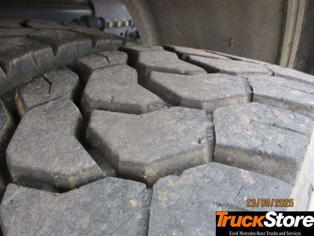 Mercedes-Benz Arocs 3351 K - Volquete camión: foto 5 Mercedes-Benz Arocs 3351 K - Volquete camión: foto 5