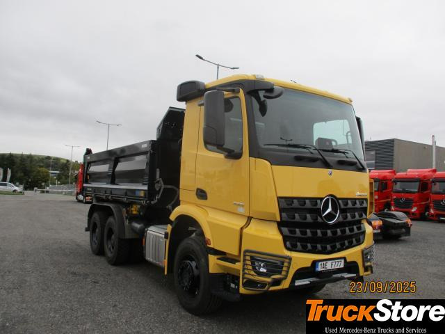 Mercedes-Benz Arocs 3351 K - Volquete camión: foto 2 Mercedes-Benz Arocs 3351 K - Volquete camión: foto 2